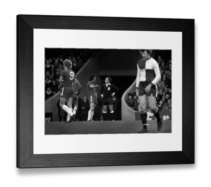 Framed Print : English League Division One match at Stamford Bridge Chelsea 0 v Queens Park