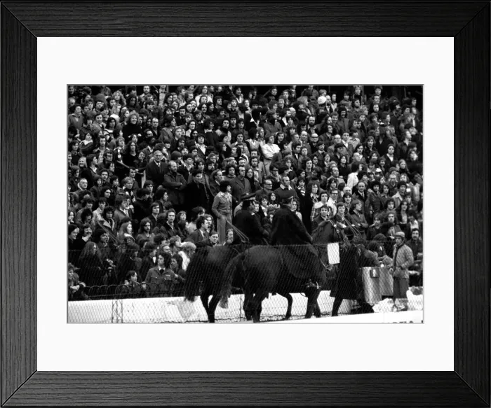 Framed Print : English League Division One match at Stamford Bridge Chelsea 1 v West Ham United 1 Framed Print : English League Division One match at Stamford Bridge Chelsea 1 v West Ham United 1