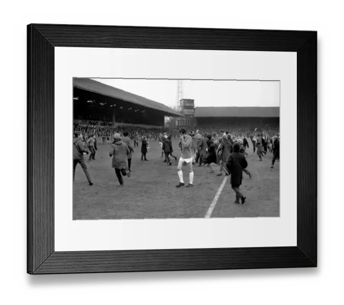 Framed Print : English FA Cup match at Portman Road Ipswich Town 0 v Manchester United 1