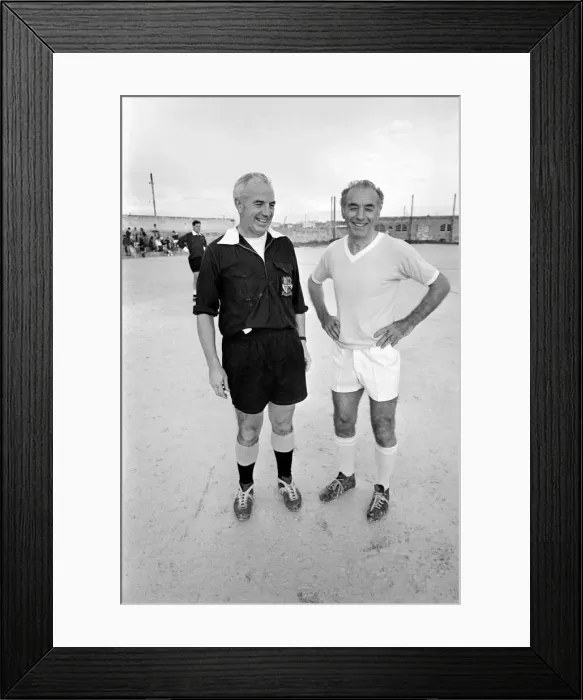 Framed Print : Former footballer Stanley Mathews in Italy. December 1969 Z12568-001