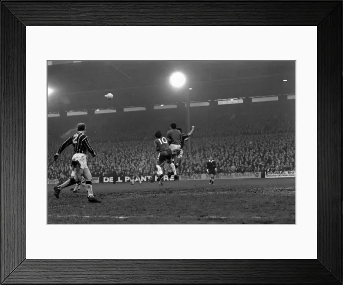 Framed Print : Sport: Football: English League Division One match. Crystal Palace v. Chelsea Framed Print : Sport: Football: English League Division One match. Crystal Palace v. Chelsea