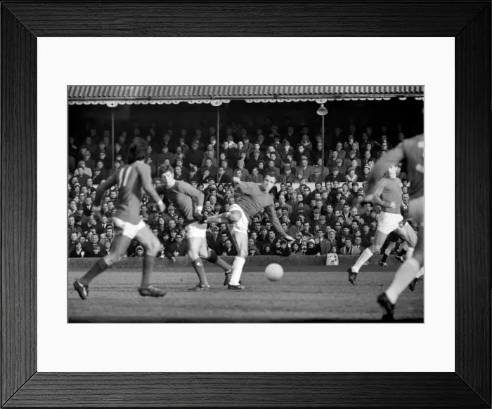 Framed Print : English FA Cup match at Portman Road Ipswich Town 0 v Manchester United 1 Framed Print : English FA Cup match at Portman Road Ipswich Town 0 v Manchester United 1