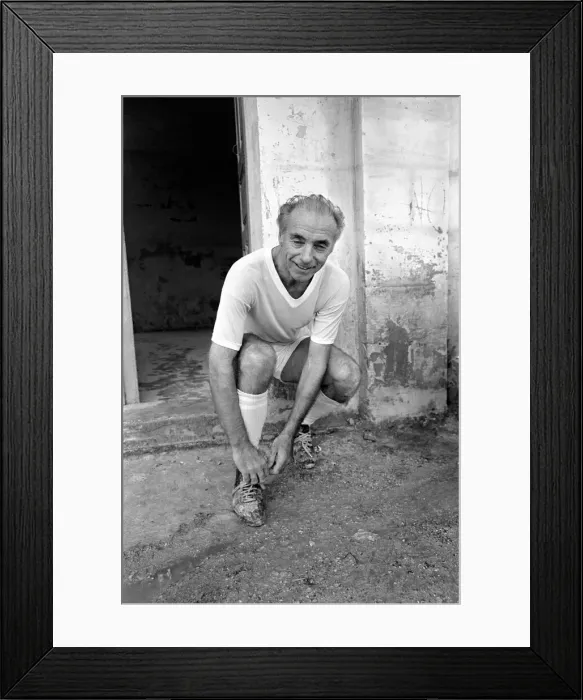 Framed Print : Former footballer Stanley Mathews in Italy. December 1969 Z12568-005