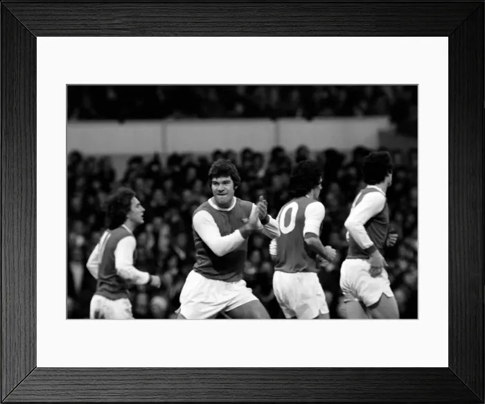 Framed Print : Division One Football, local derby match between Tottenham Hotspur Framed Print : Division One Football, local derby match between Tottenham Hotspur