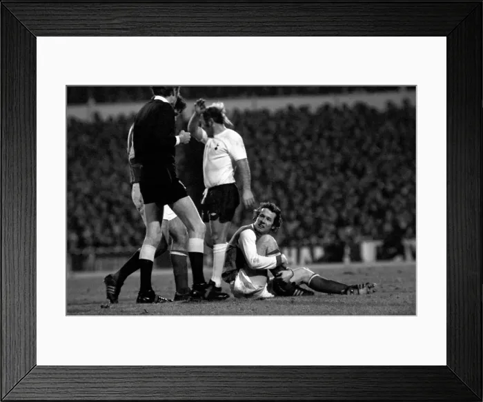 Framed Print : Division One Football, local derby match between Tottenham Hotspur Framed Print : Division One Football, local derby match between Tottenham Hotspur