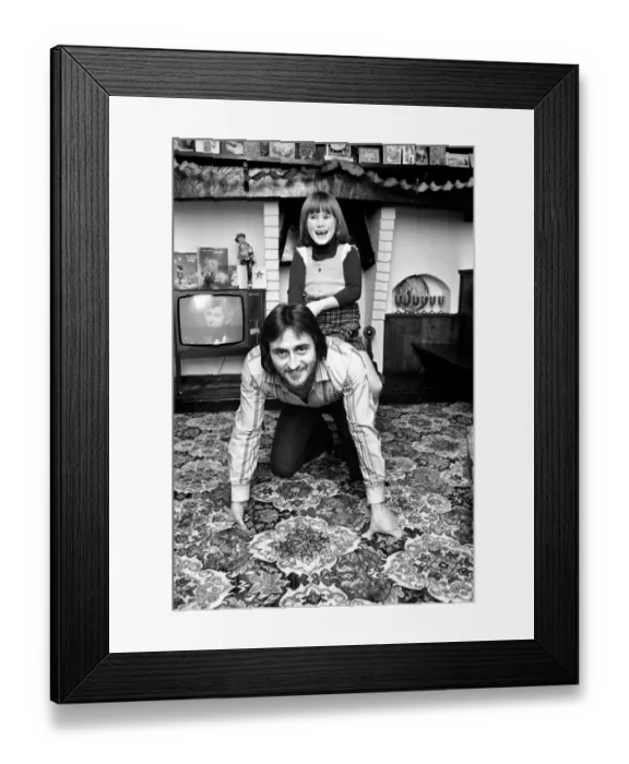 Framed Print : Sport  /  Football: Footballer: Frank Lampard (Senior) with one of his daughters