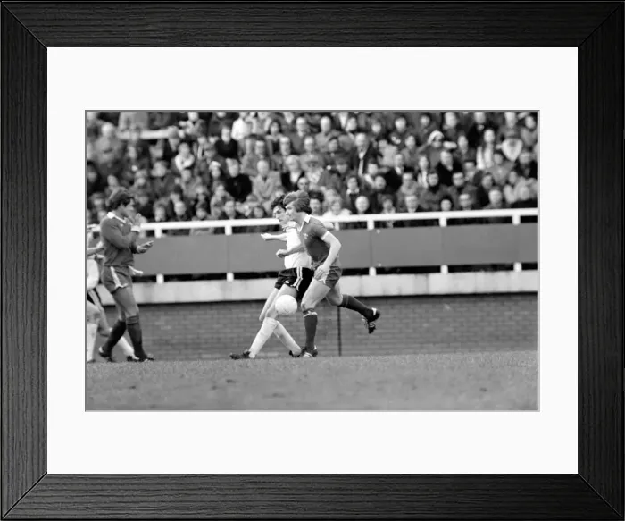Framed Print : Division Two football Fulham v Chelsea 1976  /  77 season. Fulham won the match three one