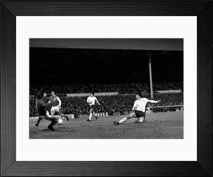 Framed Print : Division One Football, local derby match between Tottenham Hotspur