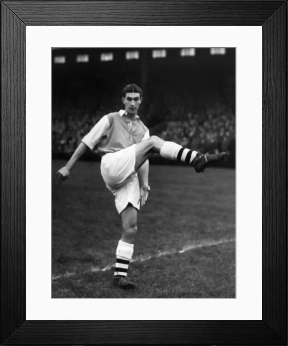 Framed Print : Jim Fotheringham, Arsenal AFC. November 1954 P005898