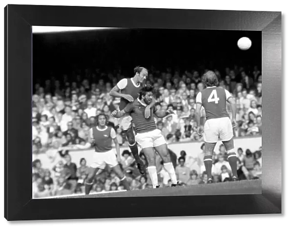 Division I. Arsenal (2) v. Leicester City (2). September 1975 75-04972-010