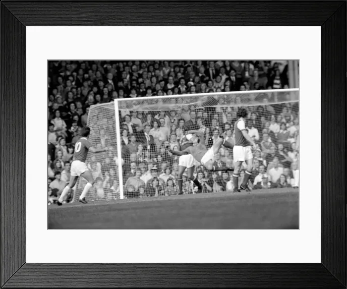 Framed Print : Division I. Arsenal (2) v. Leicester City (2). September 1975 75-04972-060