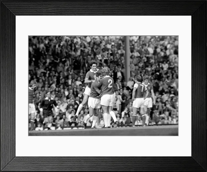 Framed Print : Division I. Arsenal (2) v. Leicester City (2). September 1975 75-04972-058 Framed Print : Division I. Arsenal (2) v. Leicester City (2). September 1975 75-04972-058
