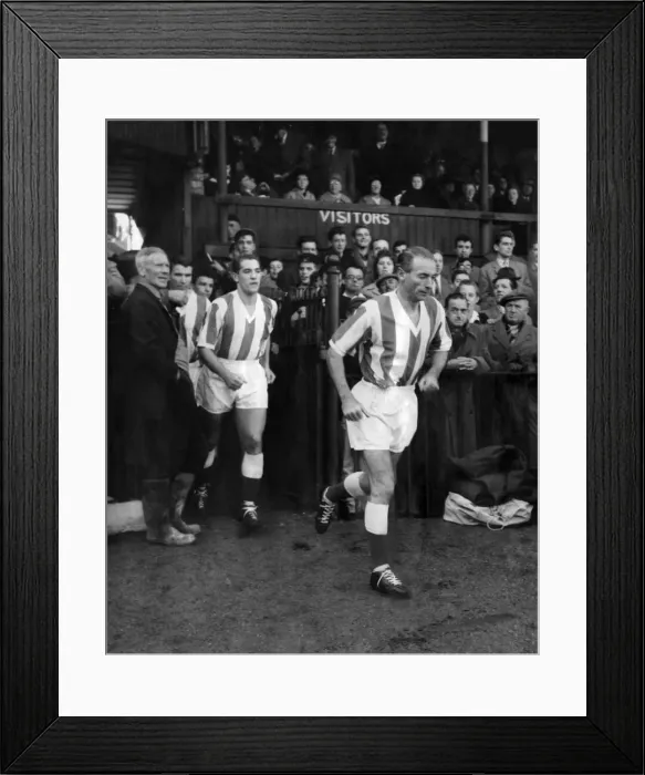Framed Print : Stanley Mathews returns to Stoke. Home'again Framed Print : Stanley Mathews returns to Stoke. Home'again