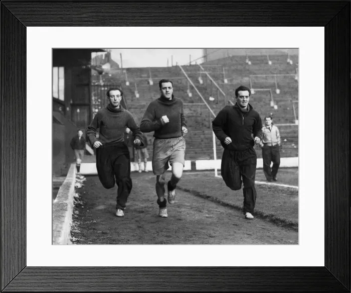 Framed Print : Blackpool training for their 6th round cup-tie against Liverpool on Saturday