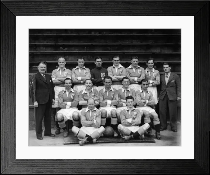 Framed Print : Blackpool. F. C. Back row. L-R: J. Smith (manager) Suart, Shimwell, Robinson, Hayward Framed Print : Blackpool. F. C. Back row. L-R: J. Smith (manager) Suart, Shimwell, Robinson, Hayward