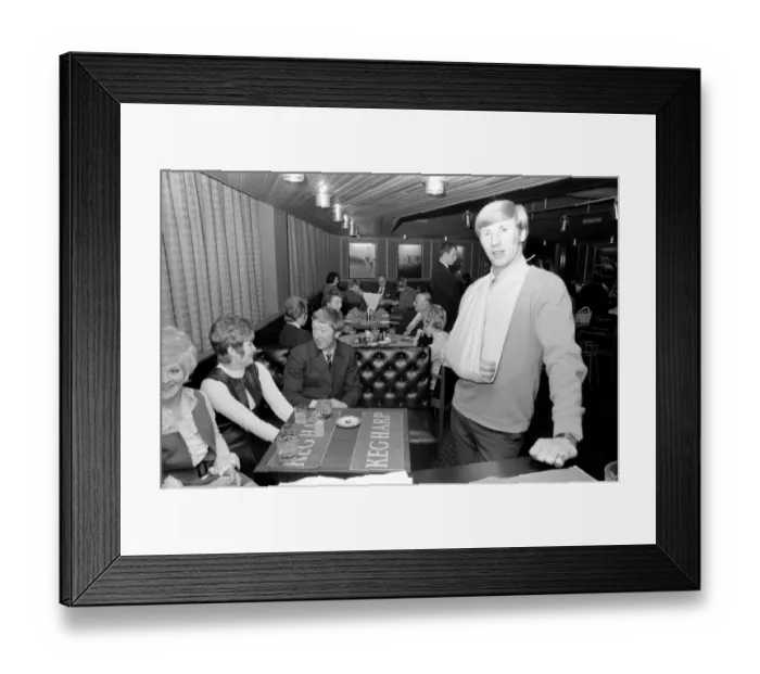 Framed Print : Manchester City and England star Colin Bell nursing his damaged shoulder