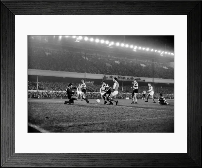 Framed Print : Sport: Football: Arsenal v. Sporting Lisbon Inter City Fairs Cup Framed Print : Sport: Football: Arsenal v. Sporting Lisbon Inter City Fairs Cup