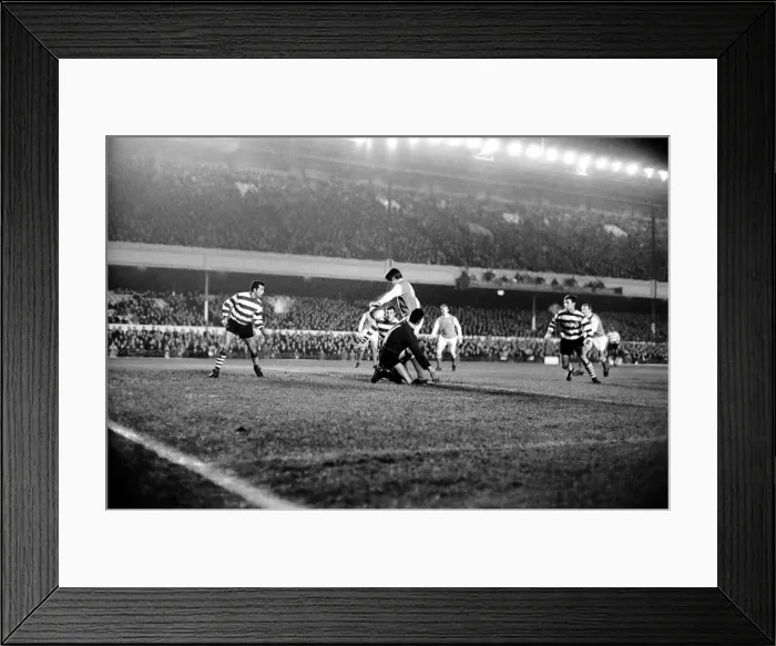 Framed Print : Sport: Football: Arsenal v. Sporting Lisbon Inter City Fairs Cup Framed Print : Sport: Football: Arsenal v. Sporting Lisbon Inter City Fairs Cup