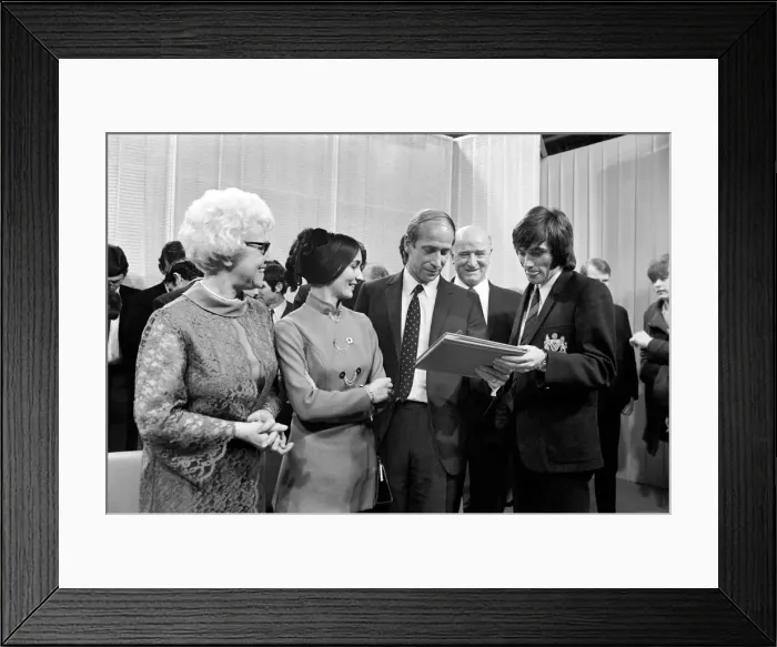 Framed Print : Entertainment Television Sport Football: Bobby Charlton had a surprise of his life when Framed Print : Entertainment Television Sport Football: Bobby Charlton had a surprise of his life when
