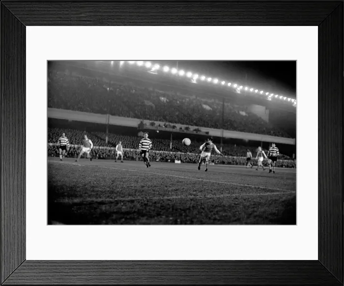 Framed Print : Sport: Football: Arsenal v. Sporting Lisbon Inter City Fairs Cup. Action from the match