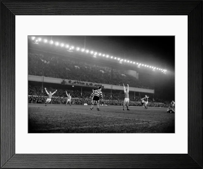 Framed Print : Sport: Football: Arsenal v. Sporting Lisbon Inter City Fairs Cup Framed Print : Sport: Football: Arsenal v. Sporting Lisbon Inter City Fairs Cup