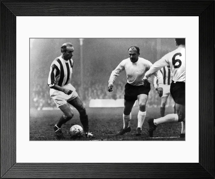 Framed Print : Alfredo Di Stefano comes into tackle Sir Stanley Matthews. April 1965 P011224 Framed Print : Alfredo Di Stefano comes into tackle Sir Stanley Matthews. April 1965 P011224