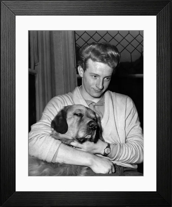 Framed Print : Denis Law, Manchester City, relaxes at his digs in Goulden Road, Withington