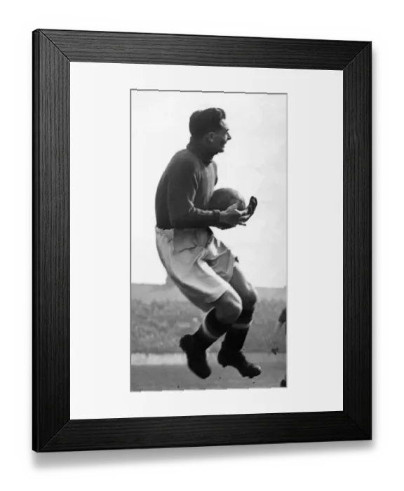 Framed Print : Medhuest Chelsea FC. April 1949 P011302