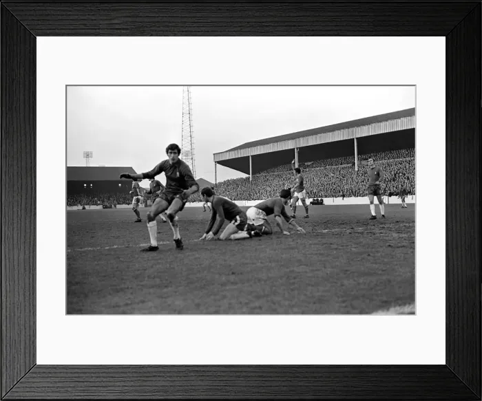 Framed Print : English League Division One match Nottingham Forest 1 v Chelsea 1 Framed Print : English League Division One match Nottingham Forest 1 v Chelsea 1