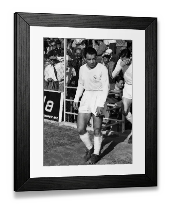 Framed Print : Nice v Real Madrid. Joseito, Real Madrid. March 1957 P011206
