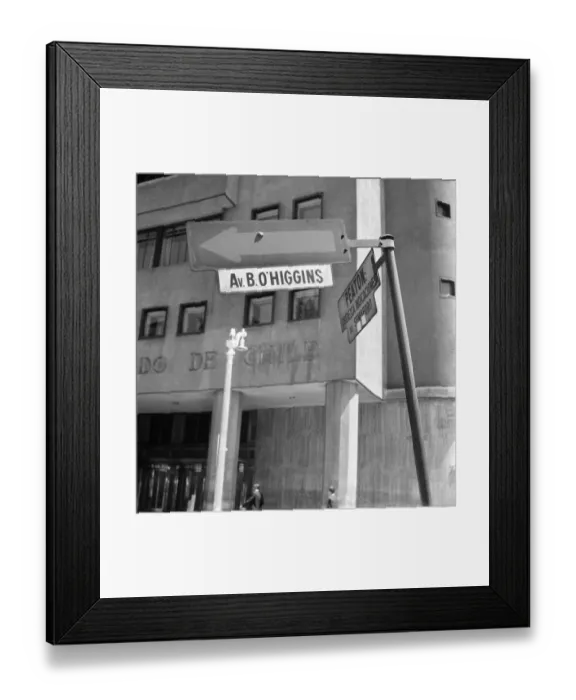 Framed Print : The cars go on through the streets of La Paz. December 1969 Z11691-003 Buenos