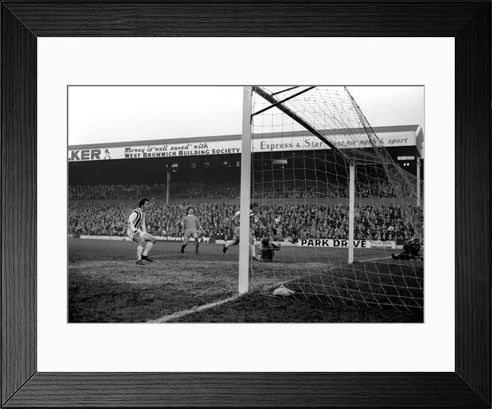 Framed Print : English League Division One match at the Hawthorns West Bromwich Albion 3 v