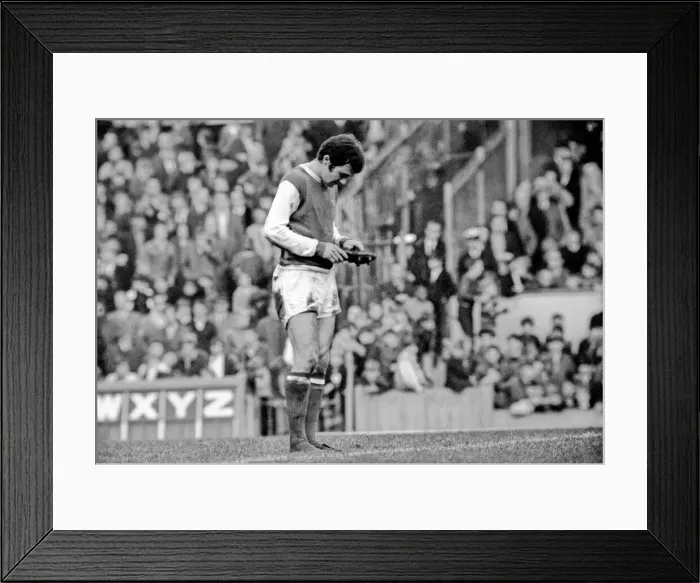 Framed Print : Arsenal v. Manchester City. Action from the match. December 1969 Z11615-002