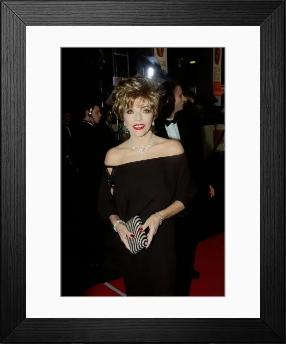 Framed Print : Joan Collins Actress April 98 Arriving for the BAFT Aawards Framed Print : Joan Collins Actress April 98 Arriving for the BAFT Aawards