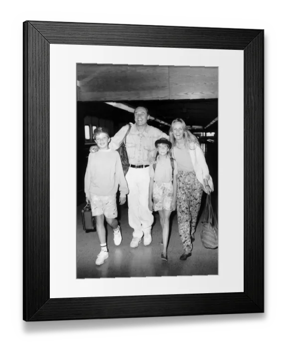 Framed Print : Twiggy Model and Actress with husband Leigh Lawson and children Carly Framed Print : Twiggy Model and Actress with husband Leigh Lawson and children Carly