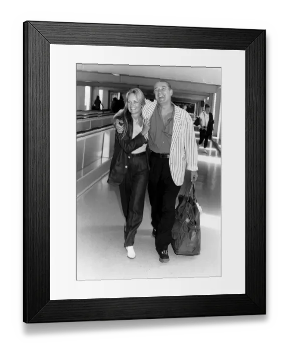 Framed Print : Twiggy actress with husband Leigh Lawson at London Airport A©Mirrorpix Framed Print : Twiggy actress with husband Leigh Lawson at London Airport A©Mirrorpix