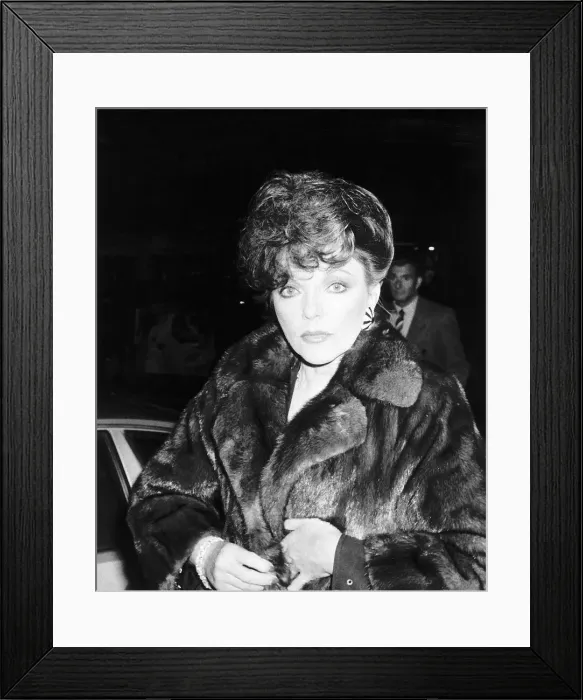 Framed Print : Joan Collins Actress A©Mirrorpix Framed Print : Joan Collins Actress A©Mirrorpix