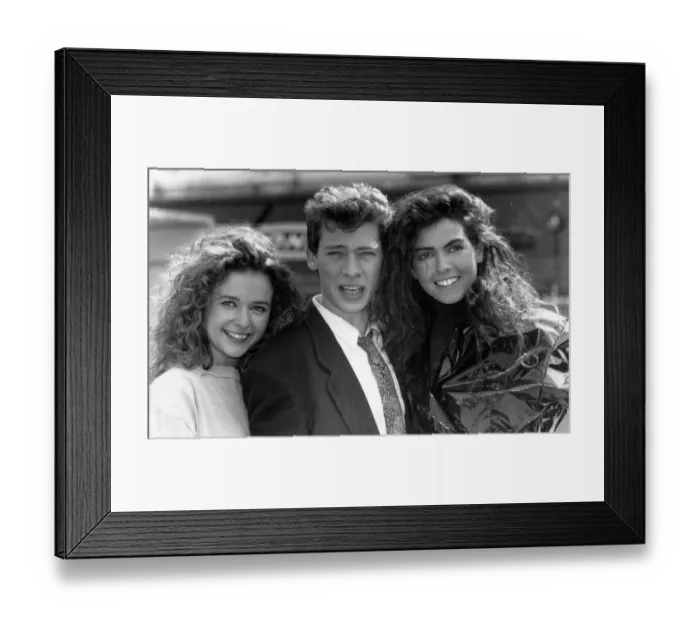 Framed Print : TV prog Press Gang starring actor Dexter Fletcher and actress Julia Sawalha