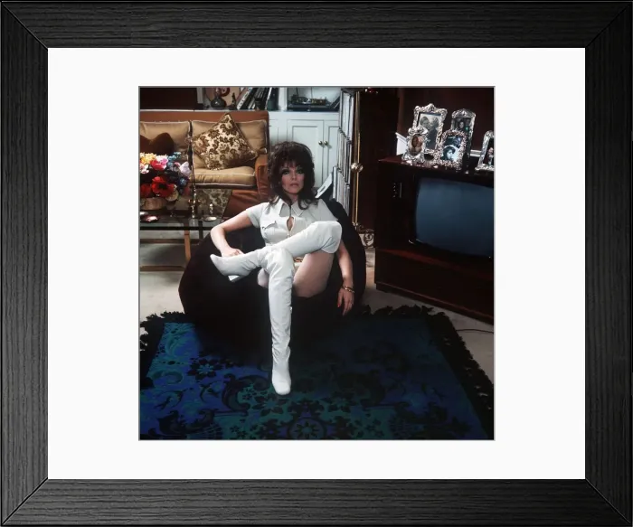 Framed Print : British actress Joan Collins Framed Print : British actress Joan Collins