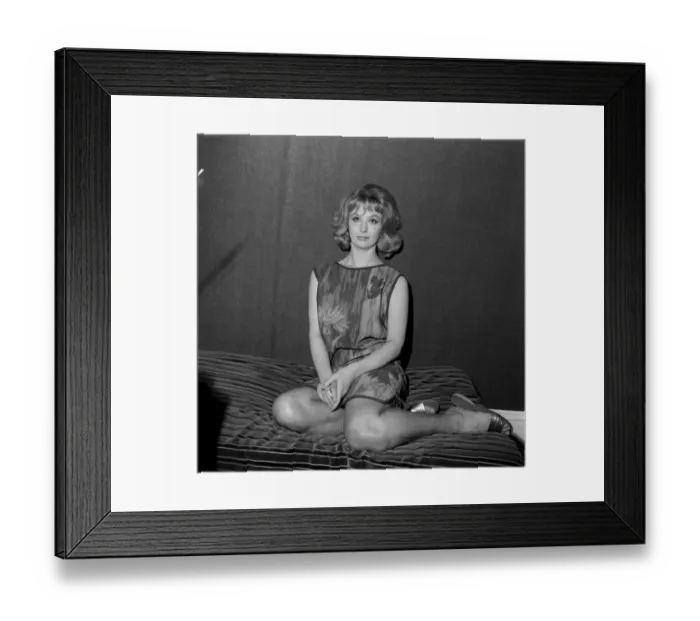 Framed Print : Nyree Dawn Porter 1965 the beautiful actress from New Zealand who will appear in ABC