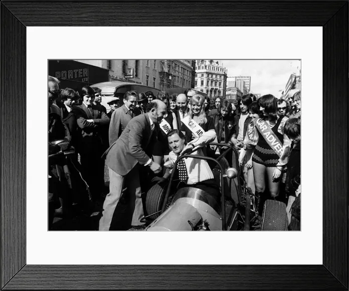 Framed Print : Graham Hill with Stirling Moss 1972 Framed Print : Graham Hill with Stirling Moss 1972