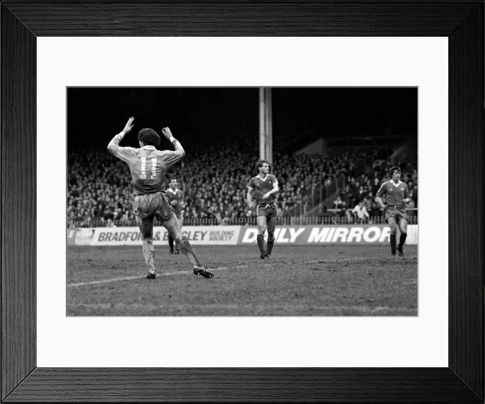 Framed Print : Manchester City 3 v. Middlesbrough 2. Division One Football. January 1981 MF01-13-038 Framed Print : Manchester City 3 v. Middlesbrough 2. Division One Football. January 1981 MF01-13-038