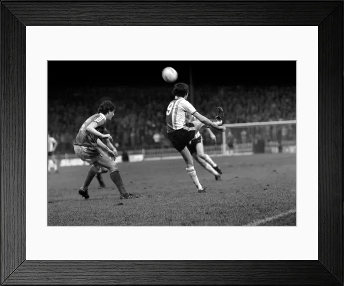 Framed Print : Sheffield United 0 v. Gillingham 1. Division Three Football. January 1981 MF01-11-007 Framed Print : Sheffield United 0 v. Gillingham 1. Division Three Football. January 1981 MF01-11-007