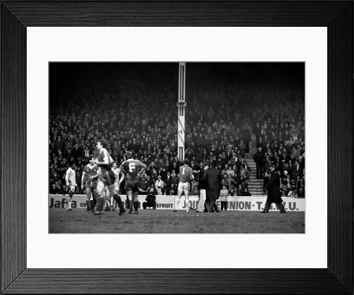 Framed Print : Manchester City 3 v. Middlesbrough 2. Division One Football. January 1981 MF01-13-114 Framed Print : Manchester City 3 v. Middlesbrough 2. Division One Football. January 1981 MF01-13-114