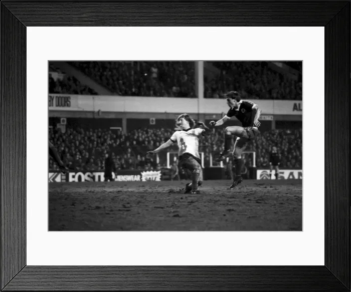 Framed Print : Everton 0 v. Ipswich 0. Division One Football. January 1981 MF01-12-019 Framed Print : Everton 0 v. Ipswich 0. Division One Football. January 1981 MF01-12-019