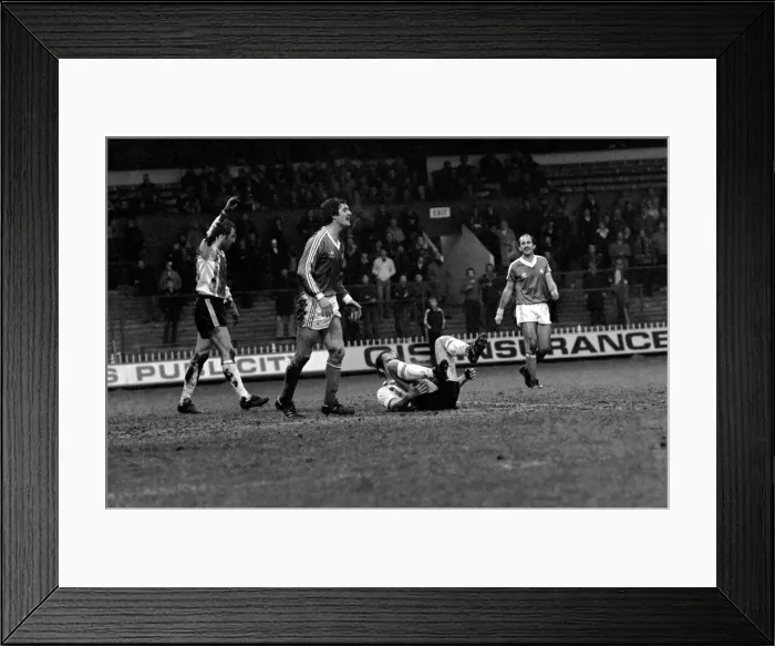 Framed Print : Sheffield United 0 v. Gillingham 1. Division Three Football. January 1981 MF01-11-018 Framed Print : Sheffield United 0 v. Gillingham 1. Division Three Football. January 1981 MF01-11-018