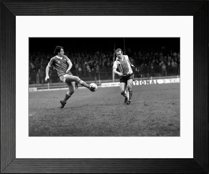 Framed Print : Sheffield United 0 v. Gillingham 1. Division Three Football. January 1981 MF01-11-011 Framed Print : Sheffield United 0 v. Gillingham 1. Division Three Football. January 1981 MF01-11-011