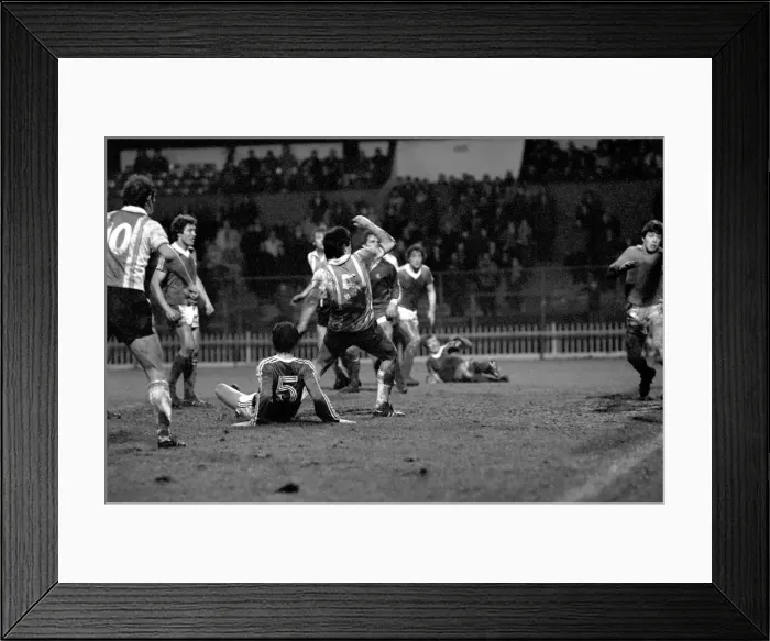 Framed Print : Sheffield United 0 v. Gillingham 1. Division Three Football. January 1981 MF01-11 Framed Print : Sheffield United 0 v. Gillingham 1. Division Three Football. January 1981 MF01-11