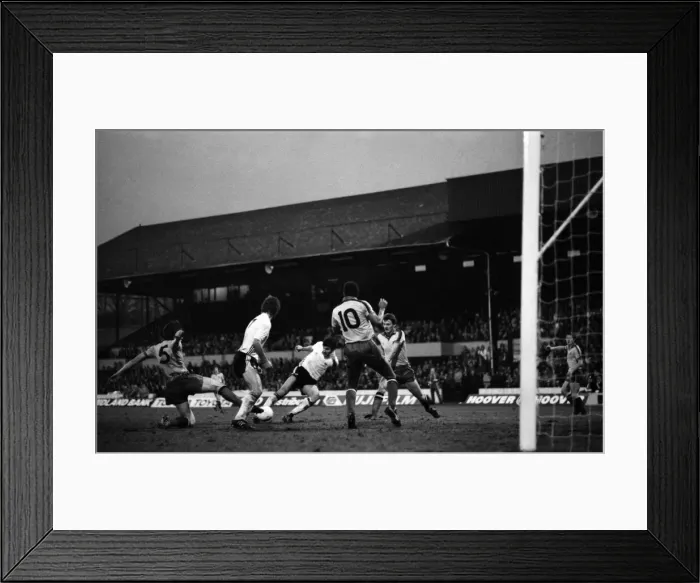 Framed Print : English FA Cup Third Round match at Vicarage Road. Watford 1 v Manchester United 0 Framed Print : English FA Cup Third Round match at Vicarage Road. Watford 1 v Manchester United 0