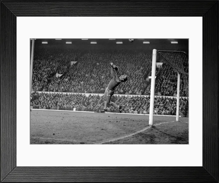 Framed Print : English League Division One match. Liverpool 1 v Manchester City 3